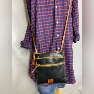 Dooney Burke crossbody women’s purse leather black color